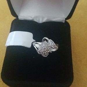 Brand new beautiful diamond ring